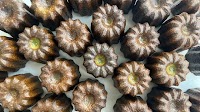 JiWoo Bake, a new pop-up bakery in Menlo Park, sells canelés and more