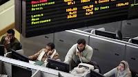 Egypt’s Pound, Stocks Take Blows From Worsening Mideast Conflict