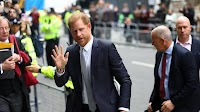 Prince Harry in last-minute talks to settle High Court battle with Sun owner