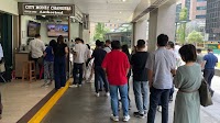 Mothership finds out S$1 to RM3.5: Will exchange rate go higher? Are more people changing money?