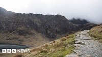 Lost couple rescued from Snowdon on New Year's Day