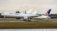 United Flight with 777 Makes Emergency Landing at Los Angeles