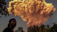 Bali Flights Cancelled After Indonesia Volcano Shoots 10km High Ash Tower