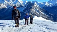 Mount Everest guide Ang Dawa Sherpa moves to Vermont and earns his CDL with support from VSAC