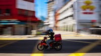 Government sets maximum fees for online delivery services