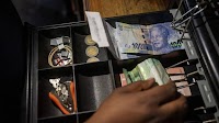 South Africa’s Rand Emerges as a Leading EM Currency First Time in Eight Years