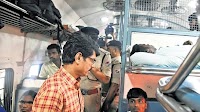 850 special trains among measures
taken by SCR to meet festival rush
