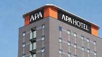 Ukrainian Model Discovers Man Hiding Under Her Bed at Tokyo Hotel