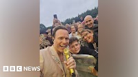 Olly Murs gives Chorley superfan at Cartmel Racecourse special stage meet