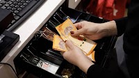 Malaysia Ringgit and Economy Face Tariff Risks, Analysts Say