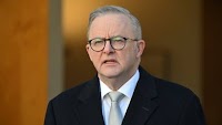 Gambling lobby pushes Labor to consider age verification to block minors from betting