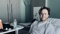Olly Murs rushed to hospital for emergency knee surgery and is forced to cancel summer tour