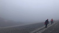 Hikers on Fimmvörðuháls eventually transported by ambulance