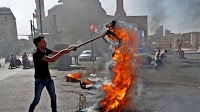 Several injured in Lebanon protests over plunging currency