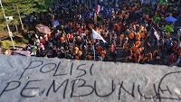Ano ang nagsimula ng mga protesta sa Jakarta?
