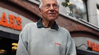Breaking News: Saul Zabar, who over seven decades made the Upper West Side food emporium Zabar’s a New York institution, is dead at 97. https://nyti.ms/3WpR9ds