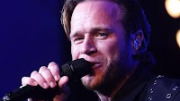 Olly Murs shocks fans as he halts show after just 20 minutes and walks off stage