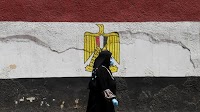 Egyptian pound drops as Ukraine war prompts dollar flight