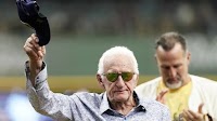 ‘Mr. Baseball’ Bob Uecker, Brewers announcer, dies at 90