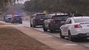 Royal Ridge Elementary placed on lockdown after suspect calls in threat, police on scene