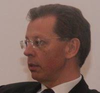 Der Vorstandsvorsitzende der DAK, Professor Dr. Herbert Rebscher, ...