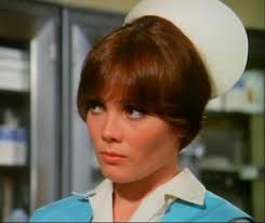 Christine ,,Chris`` Forbes als Nurse Ellen Bart. Patricia Mickey als Student ...