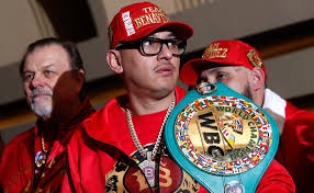 José Benavidez sentenció a Canelo Álvarez y afirmó que está acabado