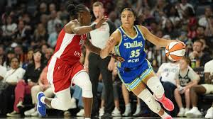 Azzi Fudd hilariously roasts teammate Paige Bueckers after epic half-court competition