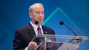 Embajador de EU presume decomiso de 50 mil armas; Sheinbaum exige frenar el tráfico hacia México