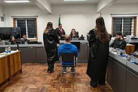 Em interrogatório, dois réus apresentam versões diferentes para desaparecimento de caminhoneiro em Bom Jesus