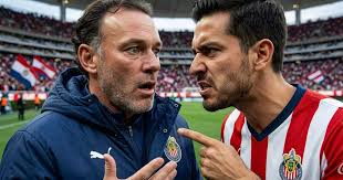 Afición de Chivas estalla contra el once de Milito y señalaron a dos de sus jugadores