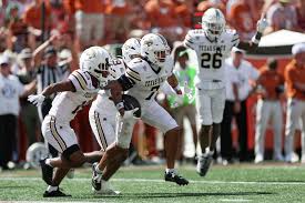 Texas State fans flee sun as 100-degree heat blazes against UTSA