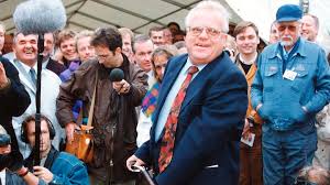 Tidligere trafikminister Helge Mortensen er død - 84 år