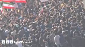 تجمع دانشجویان در تهران و مشهد به یاد کشته‌های دی؛ اعتراضات در دانشگاه شریف به خشونت کشید