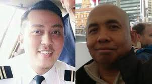 Fariq Abdul Hamid (kopilot MH370 - kiri) dan Zaharie (Pilot MH370). Liputan6.com, Kuala Lumpur - Misteri di mana dan mengapa pesawat Malaysia Airlines MH370 ... - Fariq%2BAbdul%2BHamid%2B(kopilot)%2Bdan%2BZaharie%2B(Pilot%2BMH370)