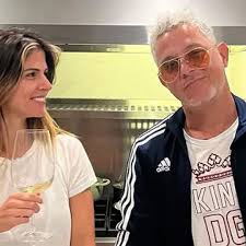 ¡Alejandro Sanz y Stephanie Cayo encienden Brooklyn con su beso apasionado!