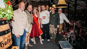 Beste Laune und ein eingelöstes Versprechen beim „weiß-roten Frühlingsfest“