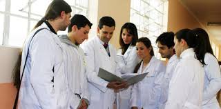 Resultado de imagem para imagem estudantes medicina