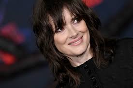 Winona Ryder DÉFIE le Feu ! Tofu Pimenté et Révélations Explosives !