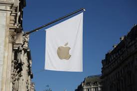 Apple stock he record to outperform 'Mag 7' as iPhone maker avoids 'capex pitfalls'