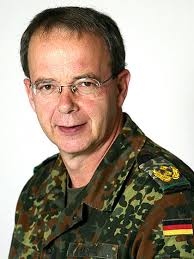 Diese Meldung ist mir fast entgangen: Generalleutnant <b>Bruno Kasdorf</b> löst den <b>...</b> - kasdorf