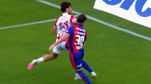 Clásico Caliente: Expulsión, VAR y Empate Agónico entre San Lorenzo y Huracán - Imagen principal del artículo