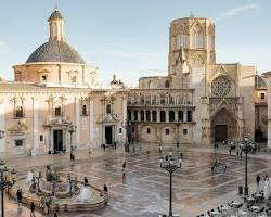 Valencia Spain travel tourism (由 AI 生成)