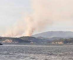 Har ikke kontroll på storbrann: – Veldig mye røyk