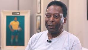 Pelé mania: de camisa histórica a réplica da Jules Rimet, itens do jogador leiloados somam mais de R$ 38 milhões