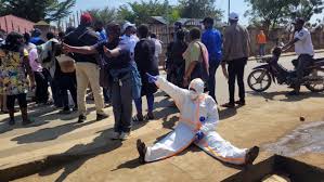 Surto de Ebola: profissionais de saúde do Congo protestam contra a falta de pagamento