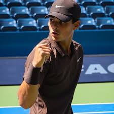 Promessa do tênis brasileiro treina com Djokovic durante o Australian Open; veja vídeo