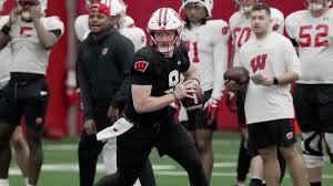 Wisconsin Badgers Add QB Hunter Simmons via Transfer Portal
