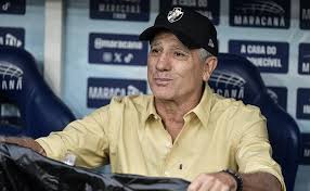 Vasco deve ter quatro jovens da base como titulares contra o Olimpia