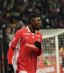 Kennedy Boateng pleacă de la Dinamo. Fundașul lui Dinamo ar fi semnat deja cu noua echipă » Va avea un salariu imens